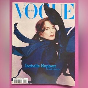 VOGUE Paris 1023 de December 2011 Isabelle Huppert